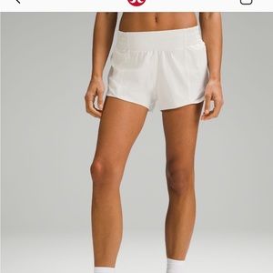 Lululemon hotty hot high rise lined shorts 2.5 inch